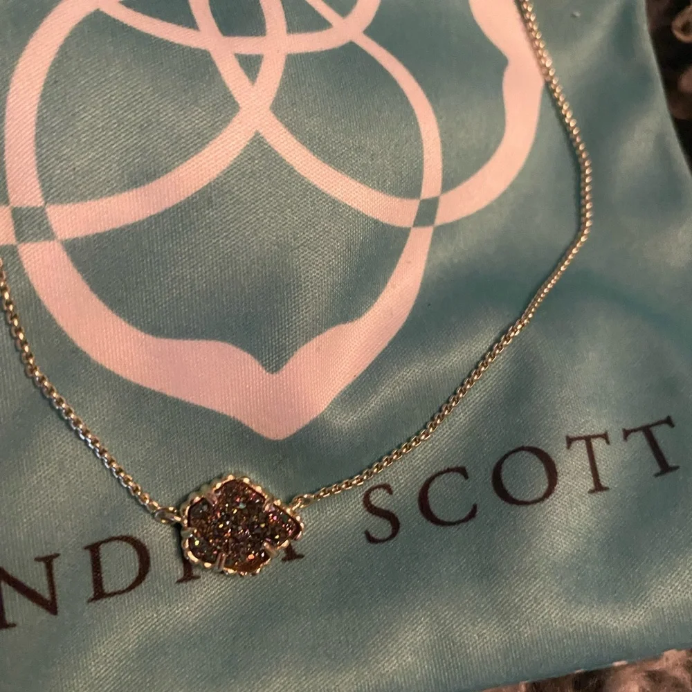 Kendra Scott Necklace - Picture 3 of 5